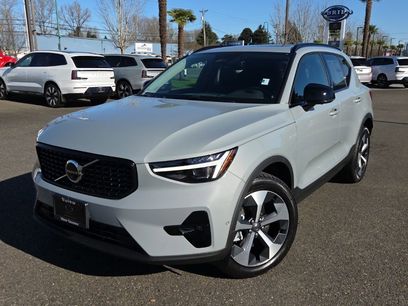 New 2026 Volvo XC40 B5 Plus w/ Protection Package Premier