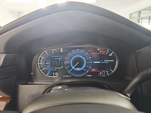 Certified 2018 Cadillac Escalade ESV Luxury AWD/4WD image 27