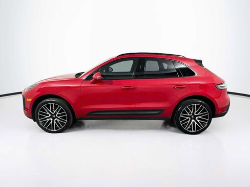 Certified 2025 Porsche Macan AWD/4WD image 2