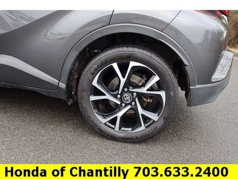 Used 2021 Toyota C-HR XLE image 30