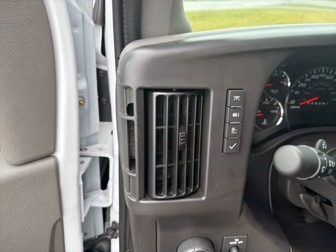 New 2025 Chevrolet Express 3500 w/ Driver Convenience Package image 25