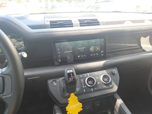 Used 2024 Land Rover Defender 110 X-Dynamic SE image 72