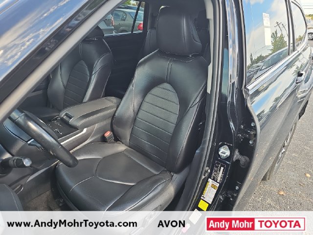 Used 2022 Toyota Highlander XLE FWD image 10