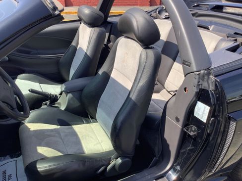 Used 2004 Ford Mustang GT RWD image 14