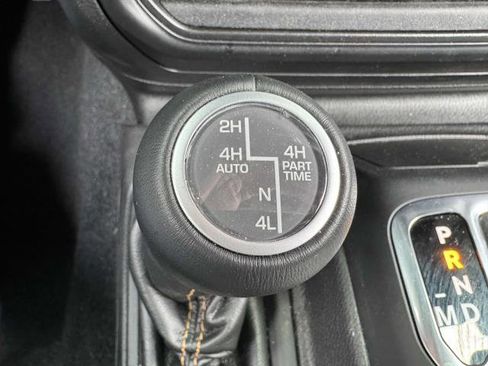 Used 2022 Jeep Wrangler Unlimited Sahara image 17