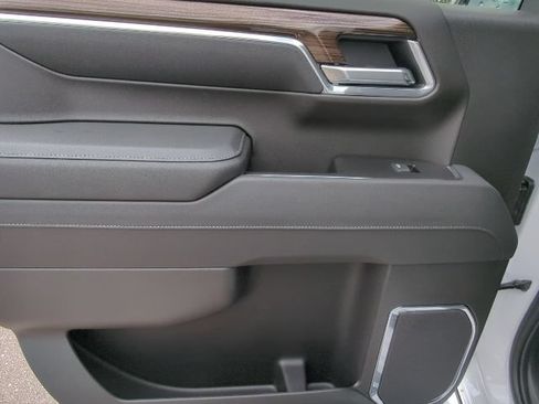 New 2026 Chevrolet Silverado 1500 LT w/ Convenience Package II AWD/4WD image 24