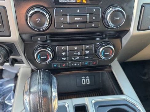 Used 2016 Ford F150 Lariat AWD/4WD image 30