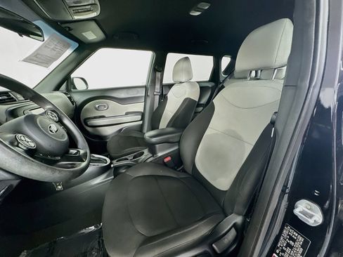 Used 2019 Kia Soul FWD image 19