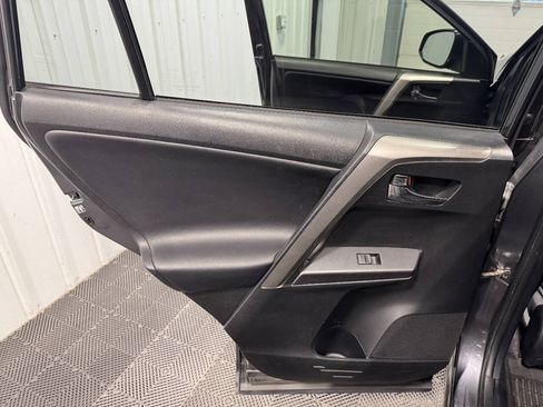 Used 2018 Toyota RAV4 XLE w/ Convenience Package AWD/4WD image 15