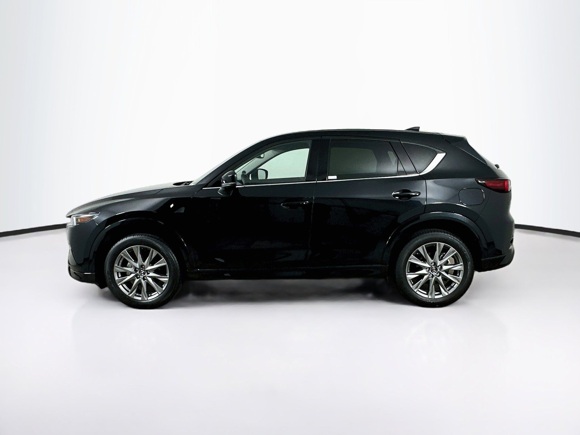 Used 2025 MAZDA CX-5 AWD 2.5 S w/ Premium Plus Pkg image 4
