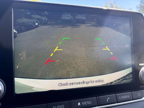 Used 2025 Nissan Sentra SV FWD image 22