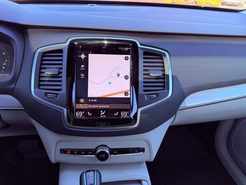 Used 2022 Volvo XC90 T5 Momentum w/ Climate Package image 24