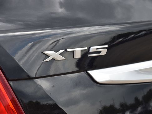 Used 2019 Cadillac XT5 FWD image 22
