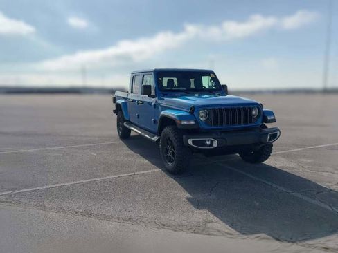 New 2026 Jeep Gladiator Sport image 17