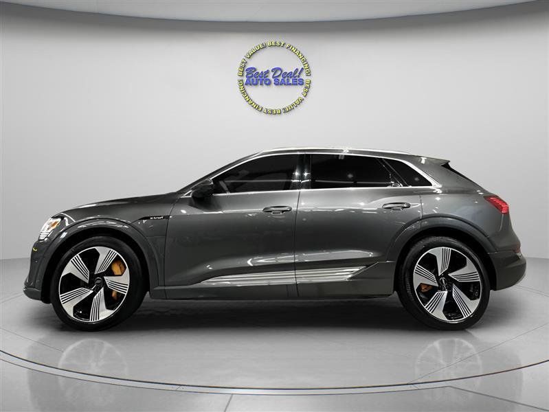 Used 2019 Audi e-tron Prestige w/ Prestige Package AWD/4WD image 2