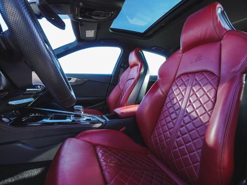 Used 2023 Audi S4 Premium Plus w/ Premium Plus Package image 31