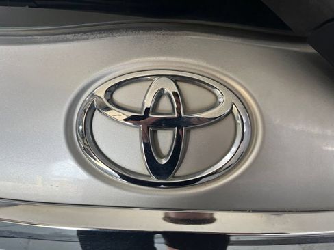Used 2012 Toyota Yaris LE FWD image 37