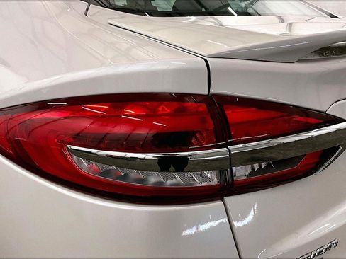 Used 2020 Ford Fusion SE w/ Equipment Group 151A image 28