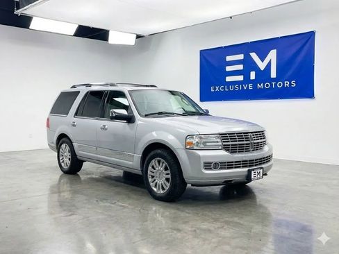 Used 2012 Lincoln Navigator L 4WD image 1