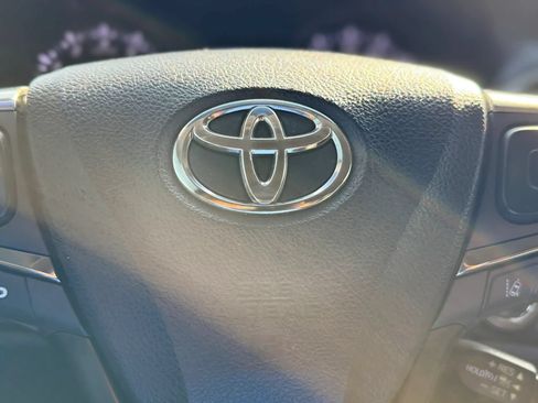 Used 2017 Toyota Avalon XLE FWD image 31