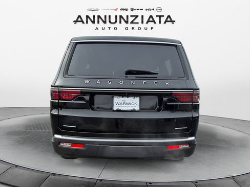 Used 2022 Jeep Wagoneer Series II w/ Premium Group I image 4