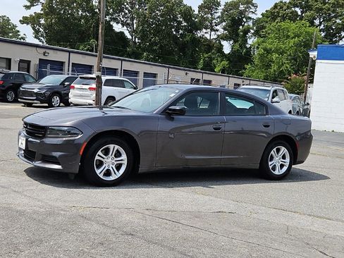 Used 2023 Dodge Charger SXT RWD image 3
