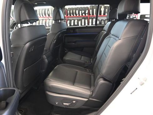 Used 2024 Hyundai Santa Fe Calligraphy AWD/4WD image 11
