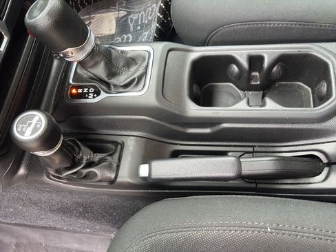 Used 2021 Jeep Wrangler Unlimited Sport AWD/4WD image 13