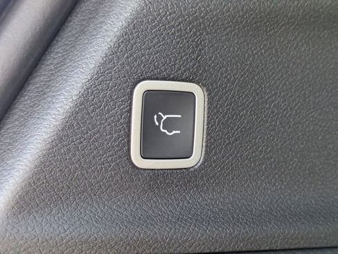 New 2026 Chrysler Pacifica Limited image 15