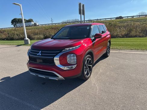 Used 2024 Mitsubishi Outlander SE image 34