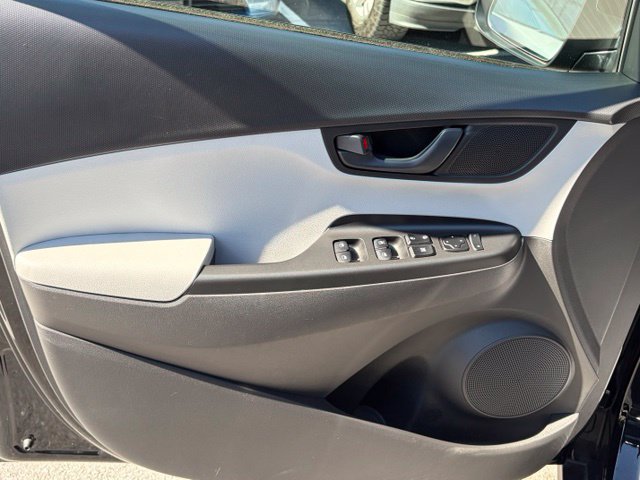 Used 2023 Hyundai Kona SEL AWD/4WD image 9