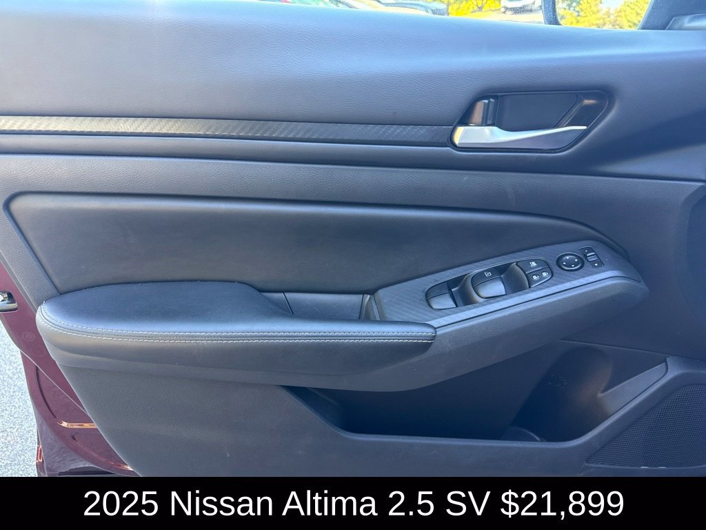 Used 2025 Nissan Altima 2.5 SV FWD image 11