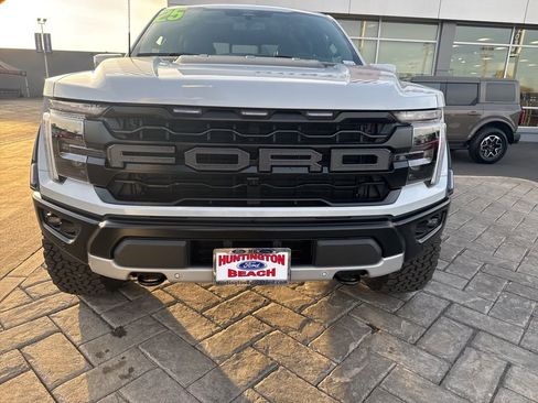 Used 2025 Ford F150 Raptor AWD/4WD image 32