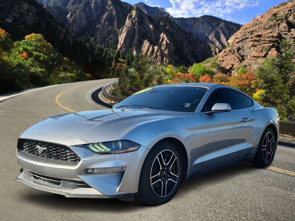Used 2020 Ford Mustang Premium RWD image 5