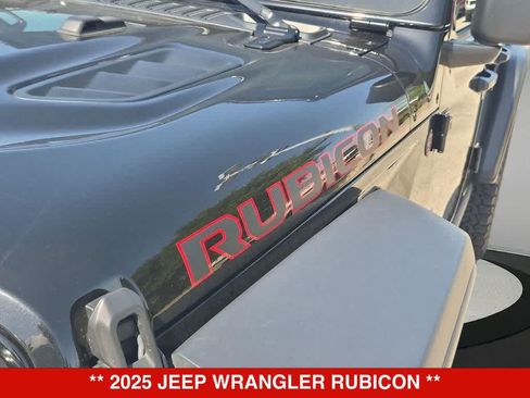 Used 2025 Jeep Wrangler Unlimited Rubicon AWD/4WD image 11