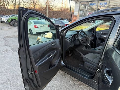 Used 2018 Ford Escape SE image 10