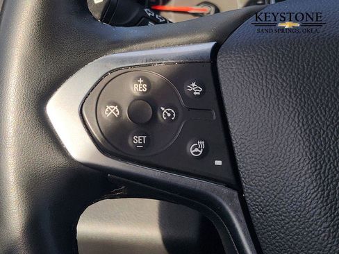 Used 2023 Chevrolet Traverse LT image 28