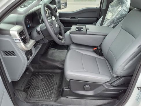 New 2024 Ford F550 4x4 Regular Cab Super Duty image 8