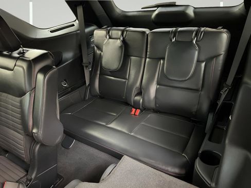 Used 2025 Ford Explorer ST-Line image 28