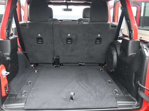 Used 2022 Jeep Wrangler Unlimited Rubicon AWD/4WD image 22