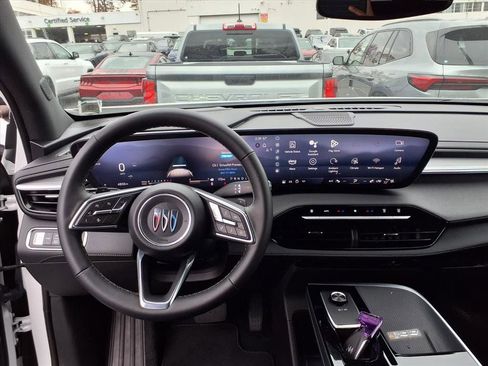 Used 2025 Buick Enclave Preferred w/ Power Package image 25