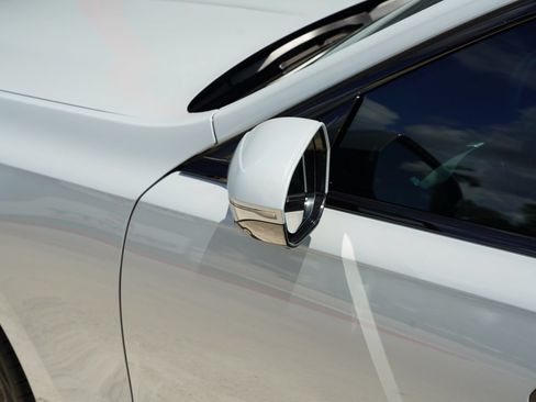 Used 2024 BMW i7 eDrive50 w/ M Sport Package RWD image 12