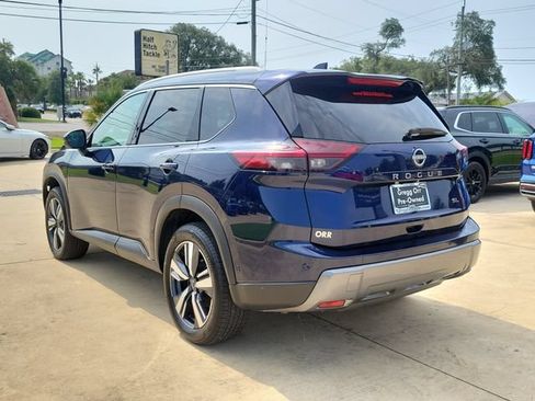 Used 2026 Nissan Rogue SL FWD image 3