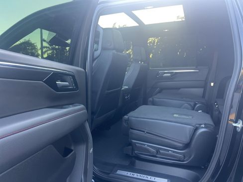 Used 2025 Chevrolet Suburban RST w/ Comfort Package image 33