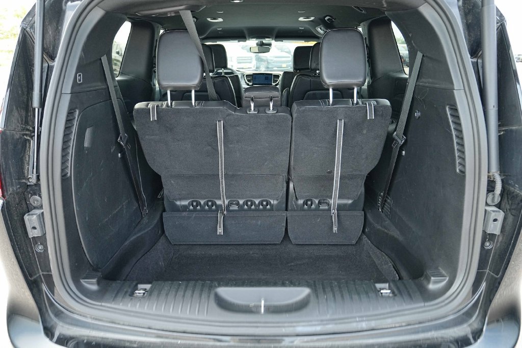 Used 2026 Chrysler Pacifica Select FWD image 16