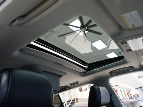 Used 2013 Toyota Land Cruiser image 11