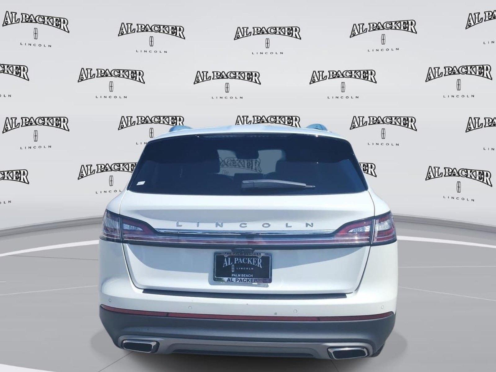 Used 2023 Lincoln Nautilus FWD image 4