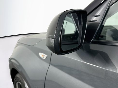 Used 2025 Hyundai Venue Limited FWD image 16