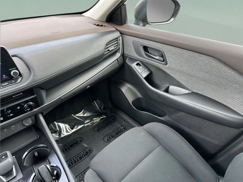 Certified 2023 Nissan Rogue S image 16