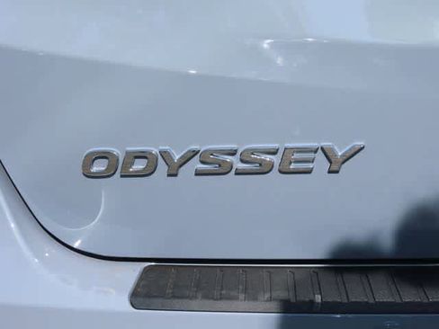 New 2026 Honda Odyssey Touring image 7